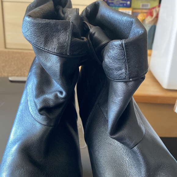 Black Steven Madden 3 1/4” heel boots used good condition - Picture 5 of 10